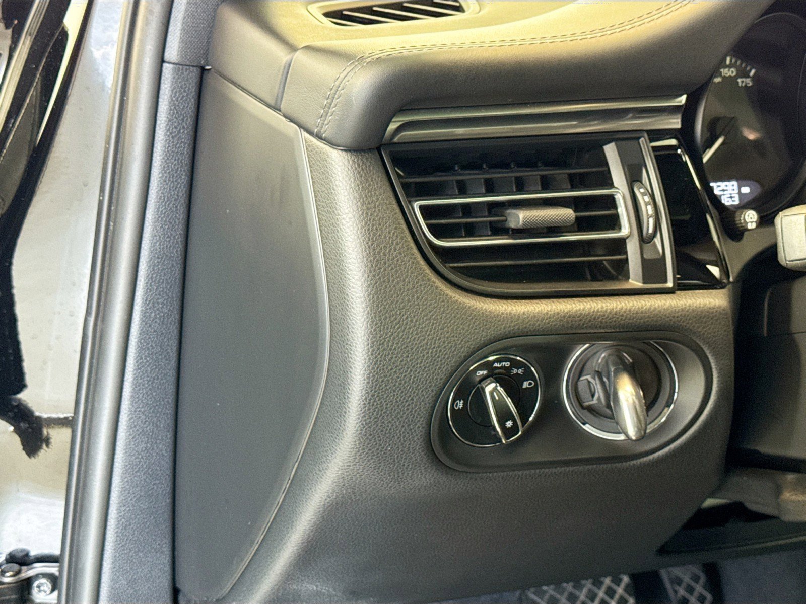 Certified 2024 Porsche Macan Turbo w/ Premium Plus Package image 12