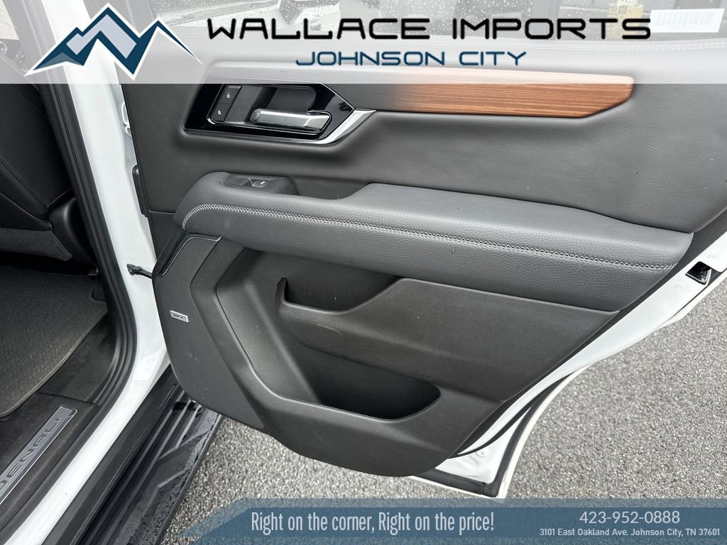 Used 2025 GMC Yukon Denali AWD/4WD image 41