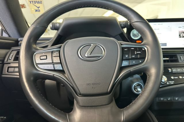 Used 2025 Lexus ES 300h w/ Premium Package FWD image 27