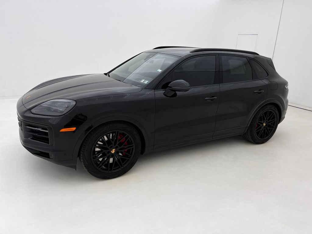 Used 2024 Porsche Cayenne S image 5