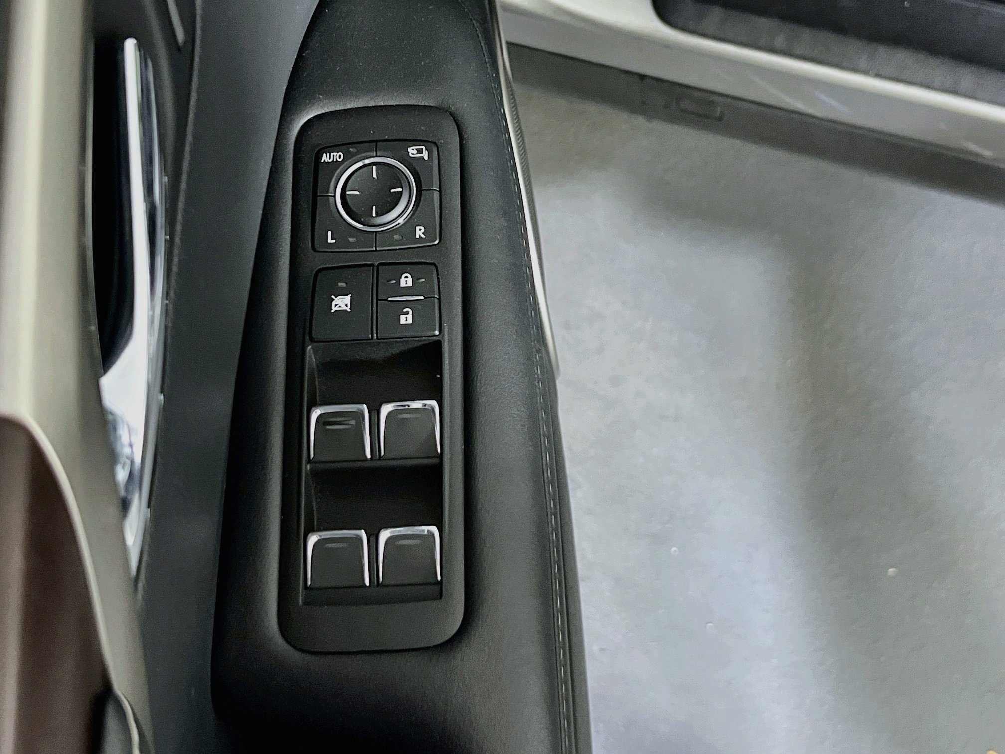 Used 2022 Lexus RX 350 AWD w/ Premium Package image 18