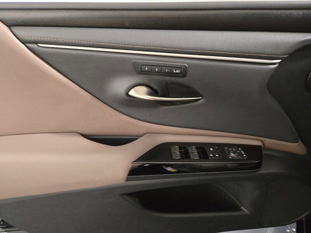 Certified 2023 Lexus ES 300h w/ Premium Package image 29