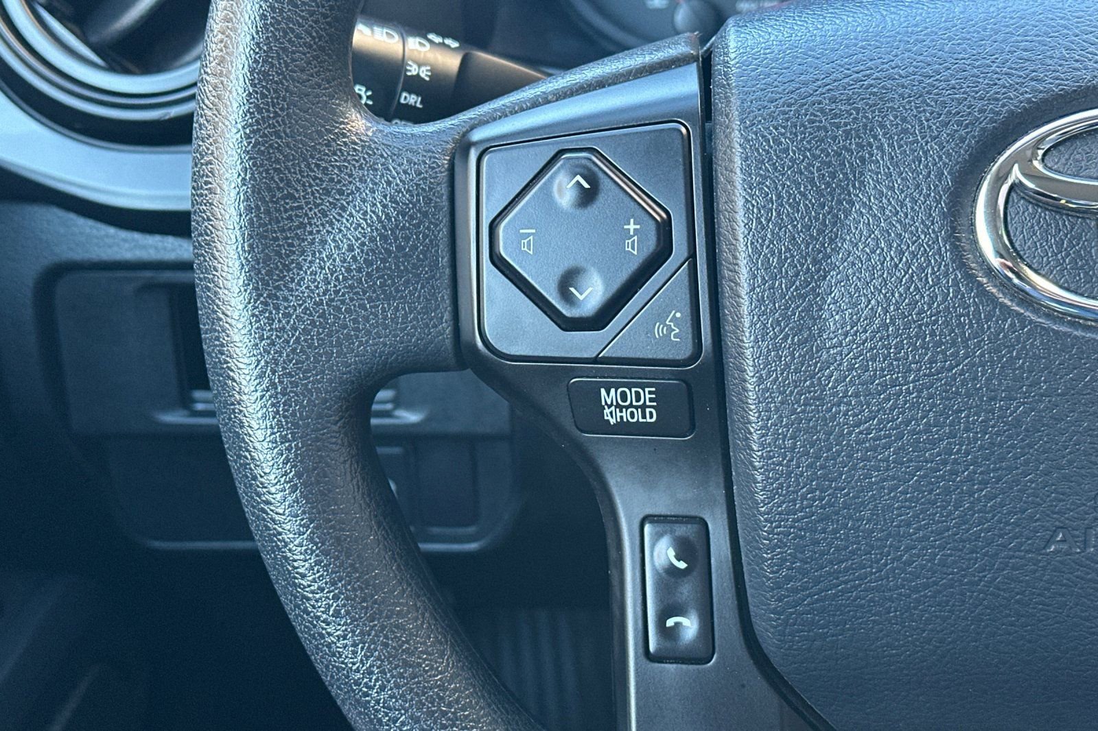 Used 2018 Toyota Tacoma SR image 24