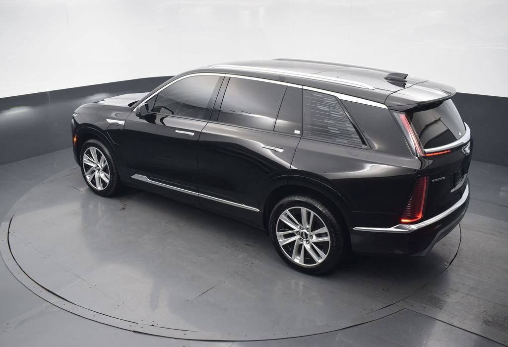 Certified 2026 Cadillac Vistiq Luxury w/ LPO, Floor Liner Package AWD/4WD image 42