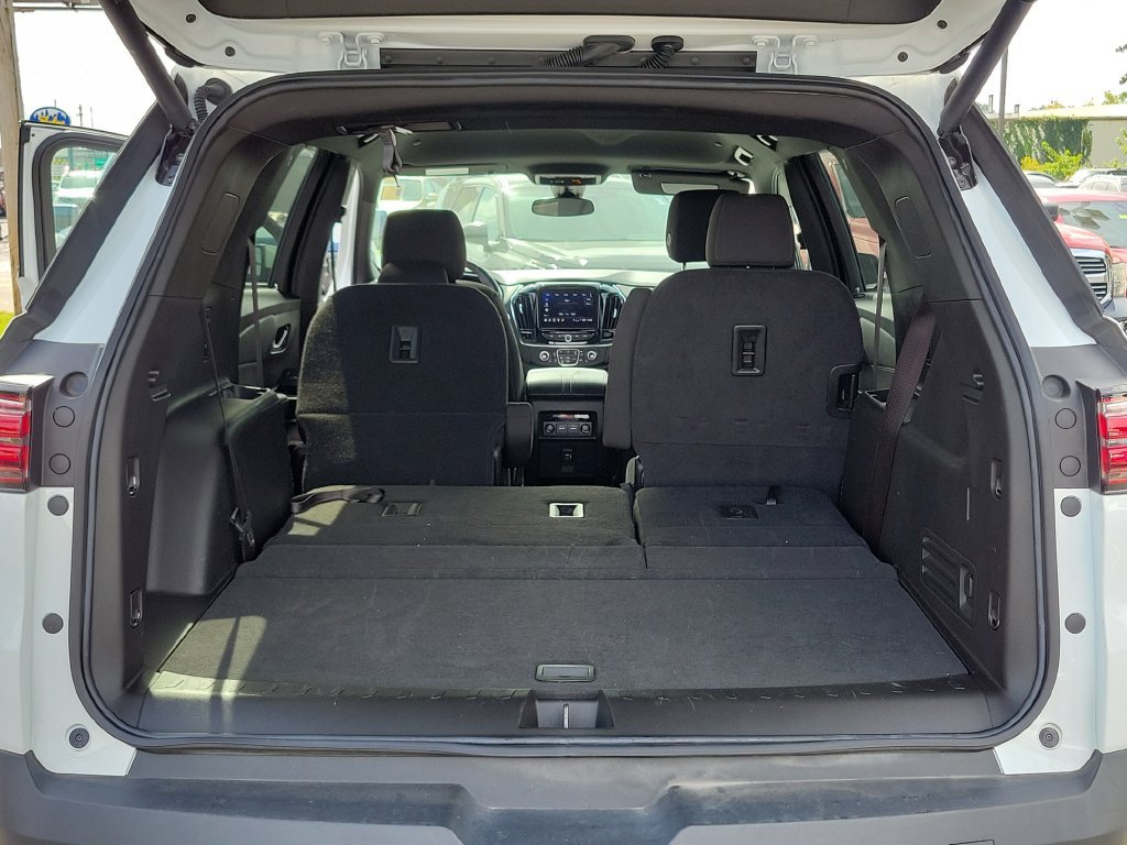 Used 2023 Chevrolet Traverse LT FWD image 13