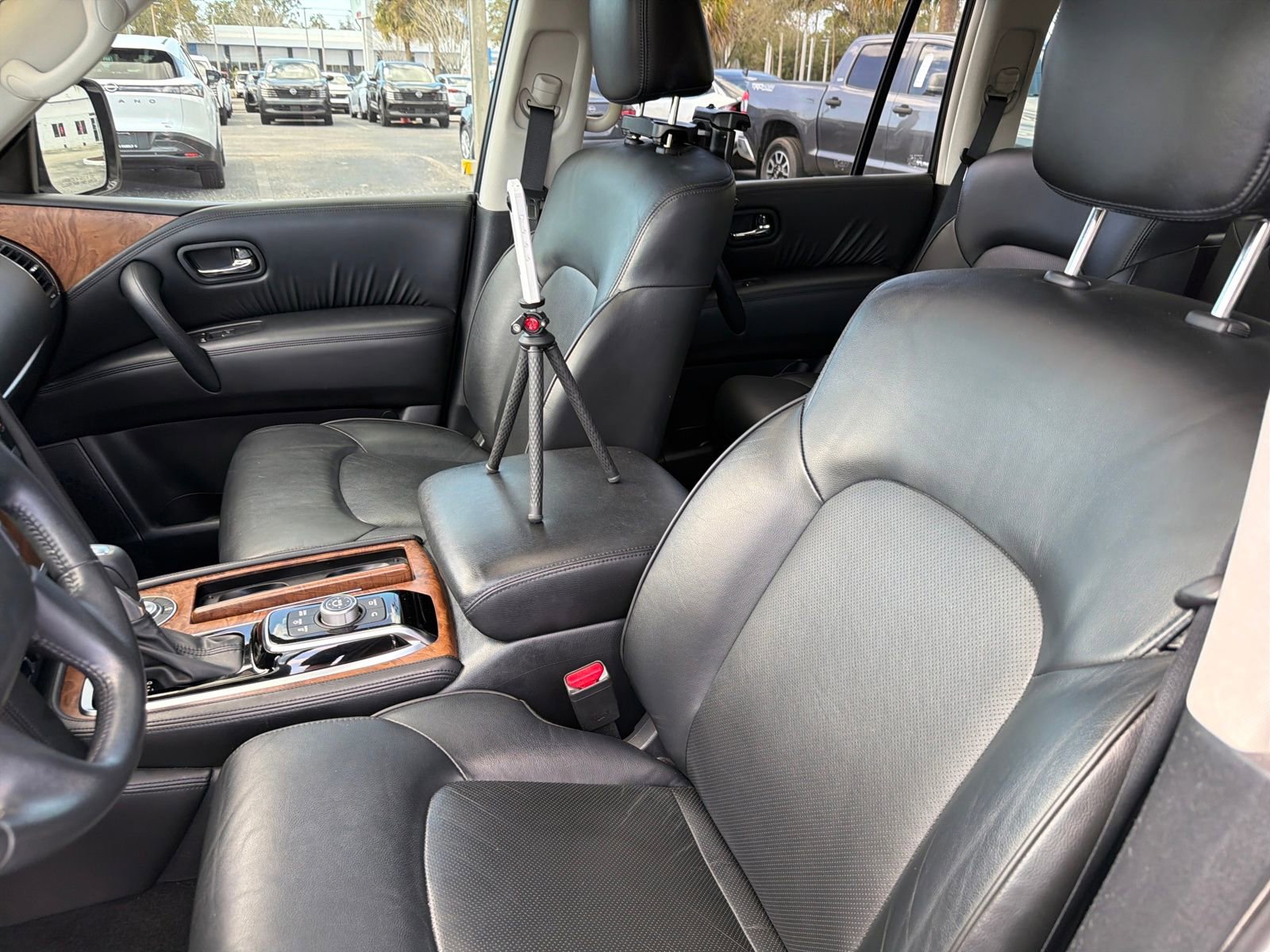 Used 2022 Nissan Armada SL w/ Captain's Chairs Package image 23