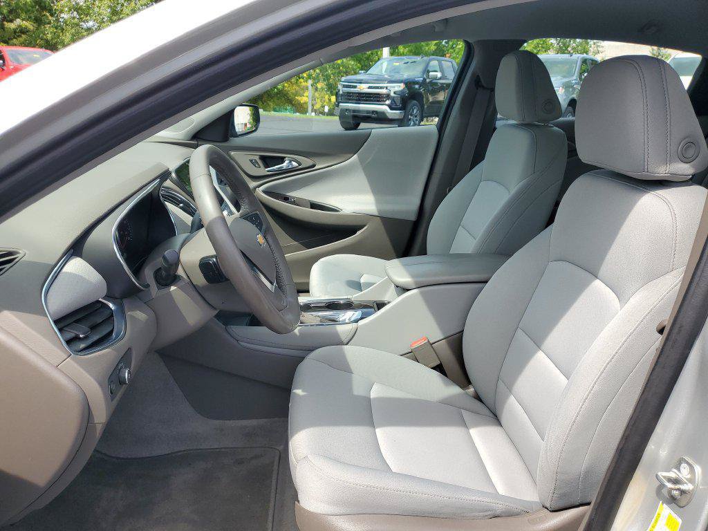 Used 2018 Chevrolet Malibu LT FWD image 5