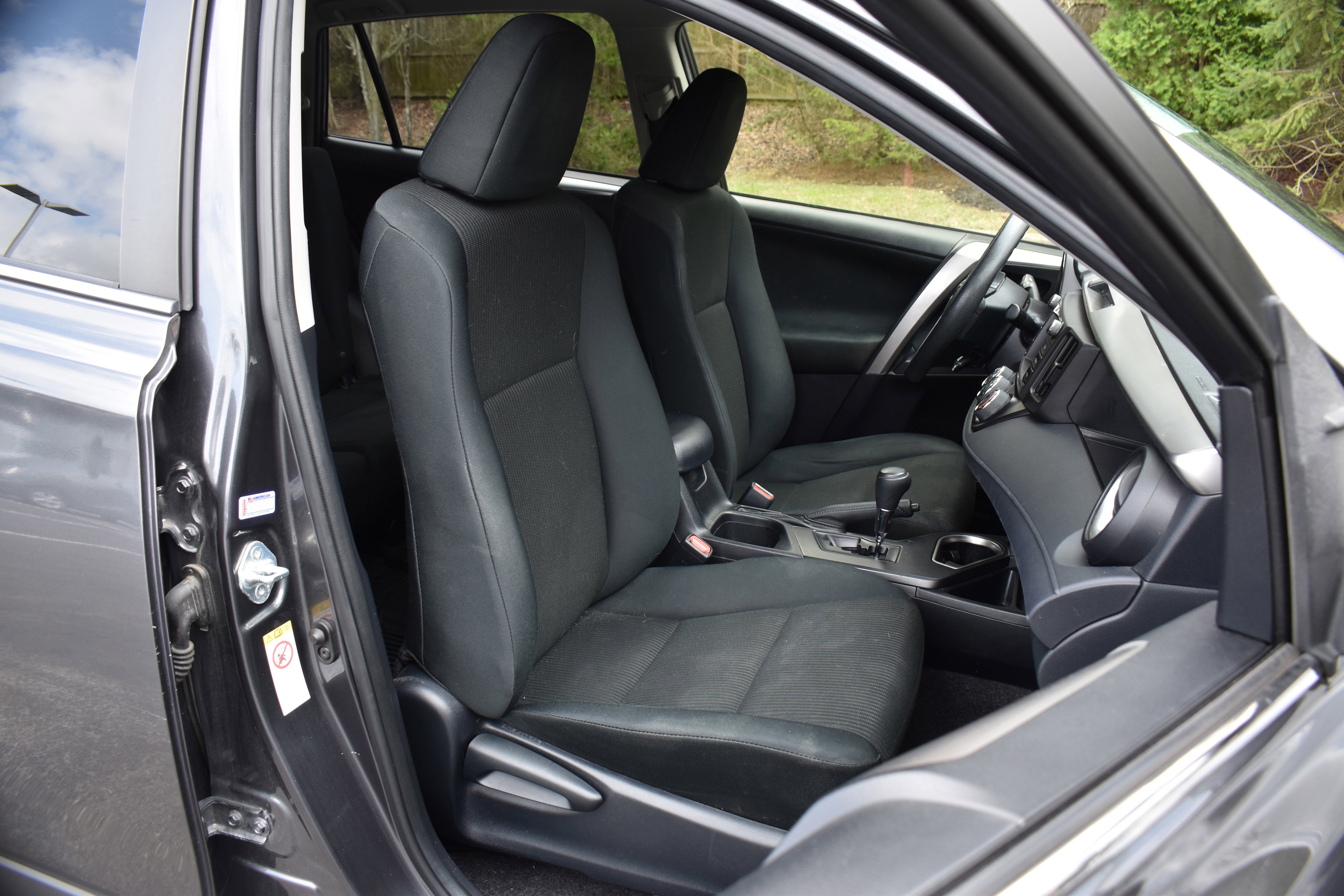 Used 2018 Toyota RAV4 LE w/ All Weather Liner Package image 26