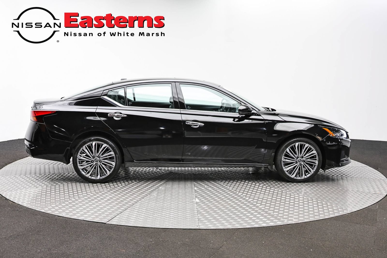 Used 2024 Nissan Altima 2.5 SL AWD/4WD image 4