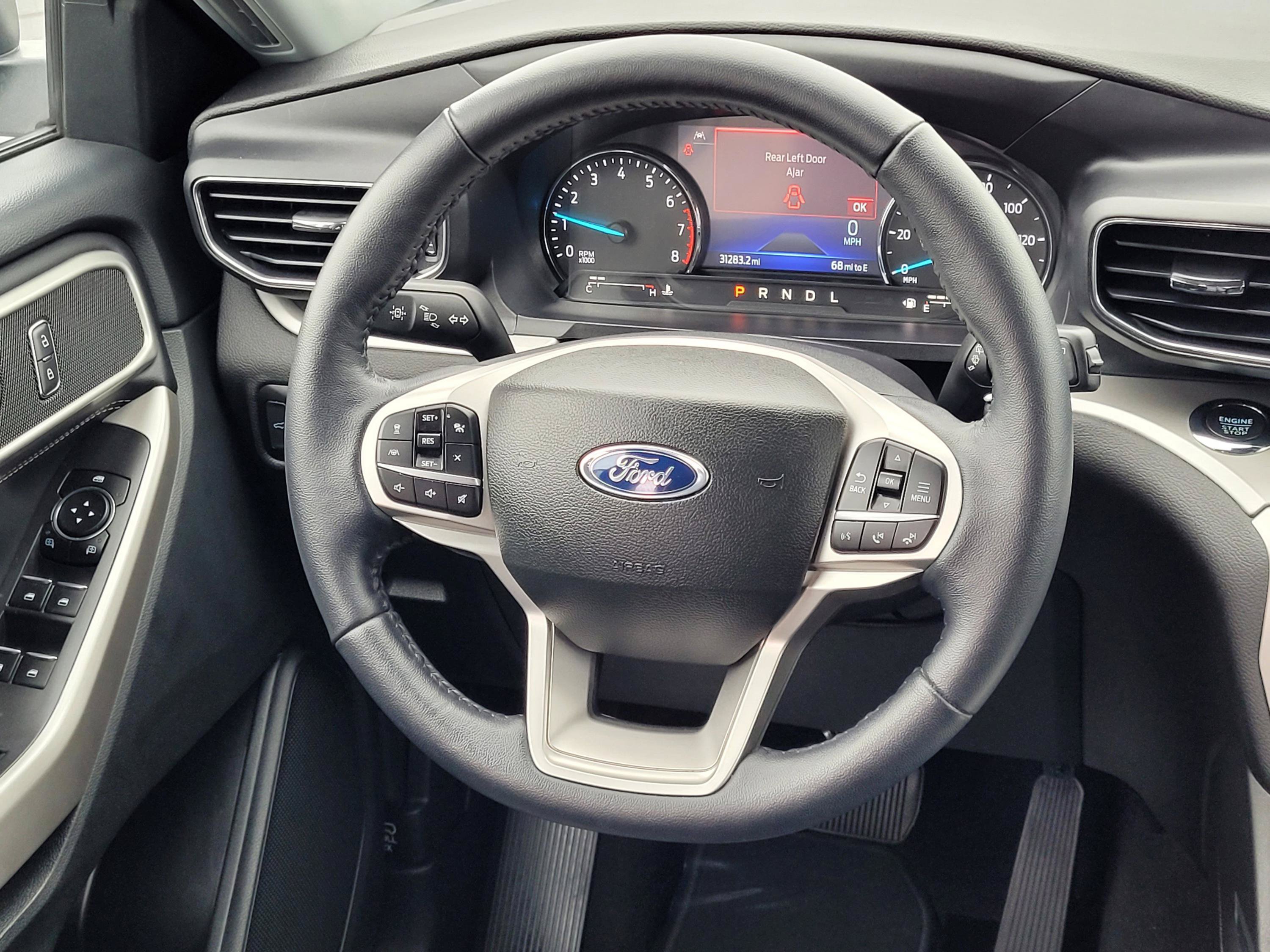Used 2022 Ford Explorer XLT w/ Equipment Group 202A AWD/4WD image 12