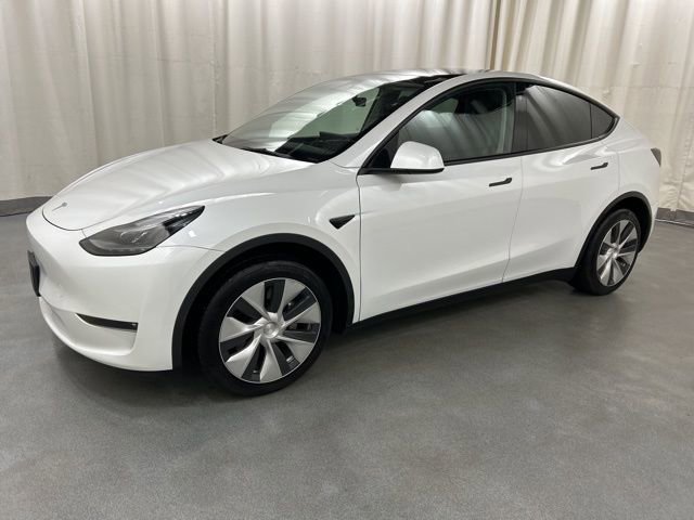 Used 2023 Tesla Model Y Long Range image 2