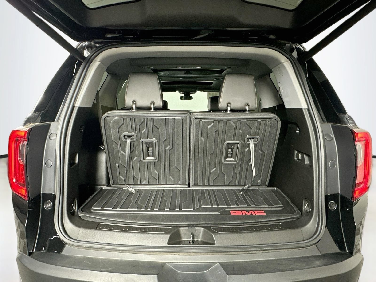 Used 2023 GMC Acadia AT4 w/ Technology Package AWD/4WD image 29