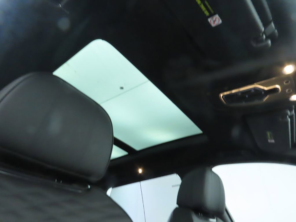 Certified 2023 Bentley Bentayga Extended Wheelbase image 19