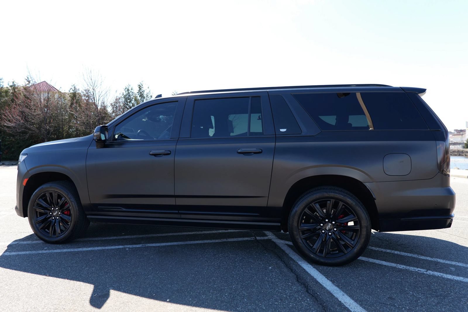Used 2022 Cadillac Escalade ESV Sport Platinum AWD/4WD image 5