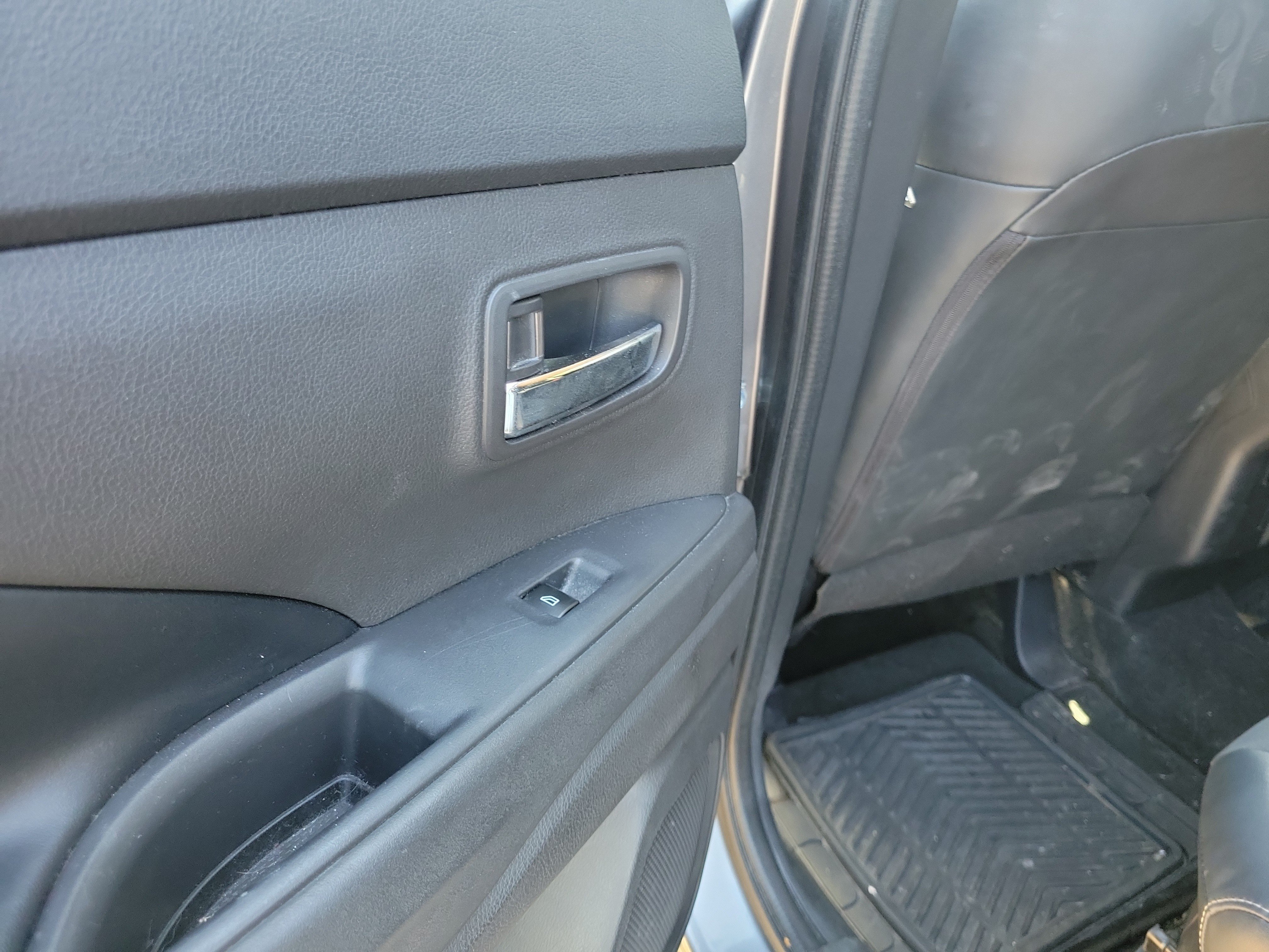 Used 2019 Mitsubishi Outlander LE AWD/4WD image 13