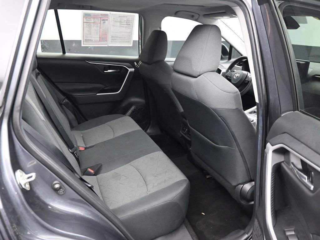 Used 2020 Toyota RAV4 XLE w/ Convenience Package FWD image 13