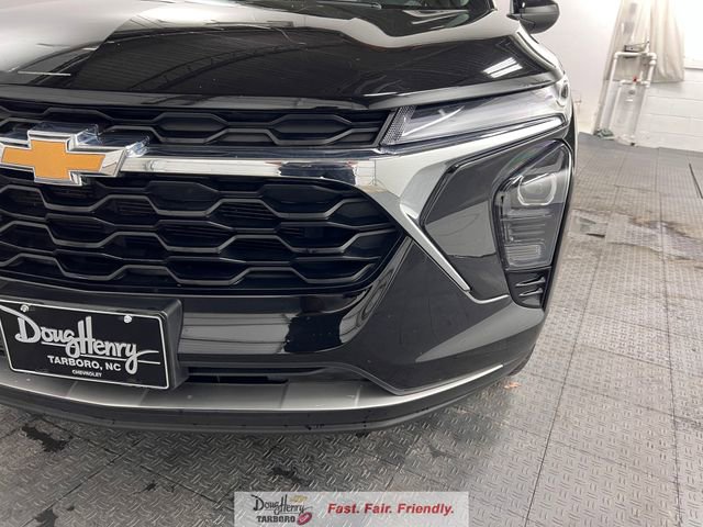 Used 2025 Chevrolet Trax LT image 12