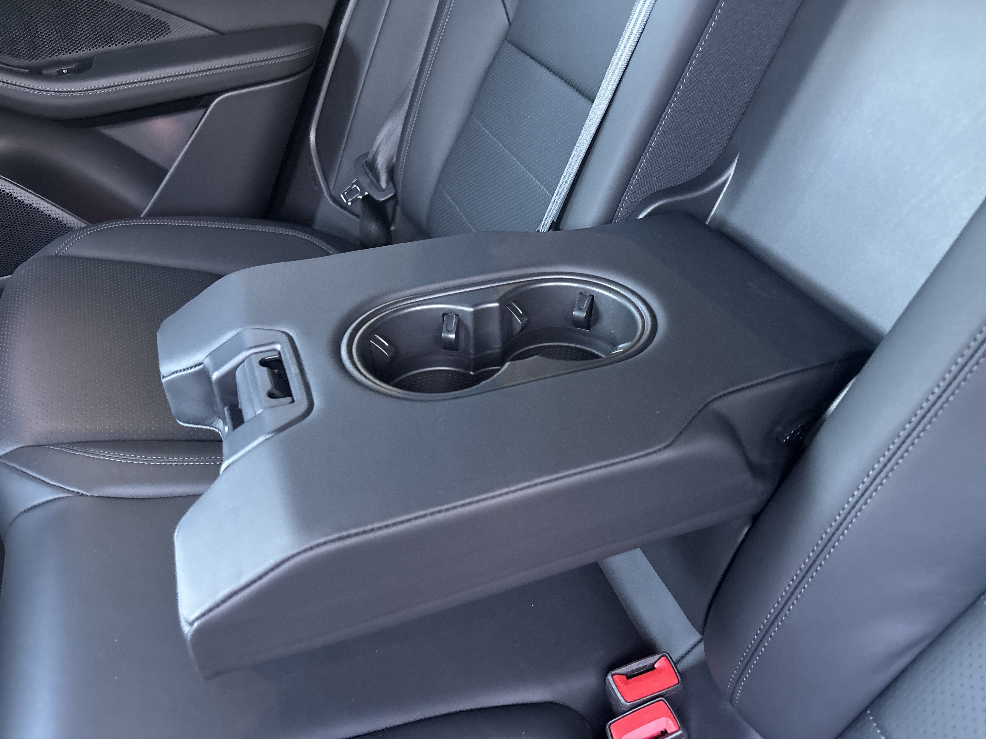 New 2025 Porsche Macan 4S Electric AWD/4WD image 28