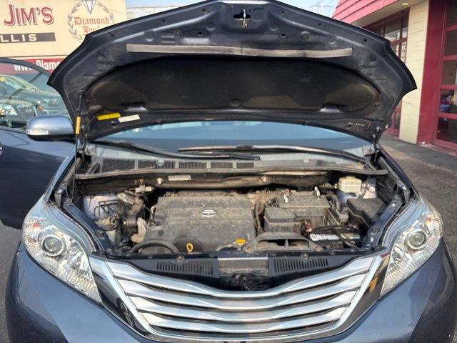 Used 2013 Toyota Sienna Limited w/ Premium Pkg AWD/4WD image 24