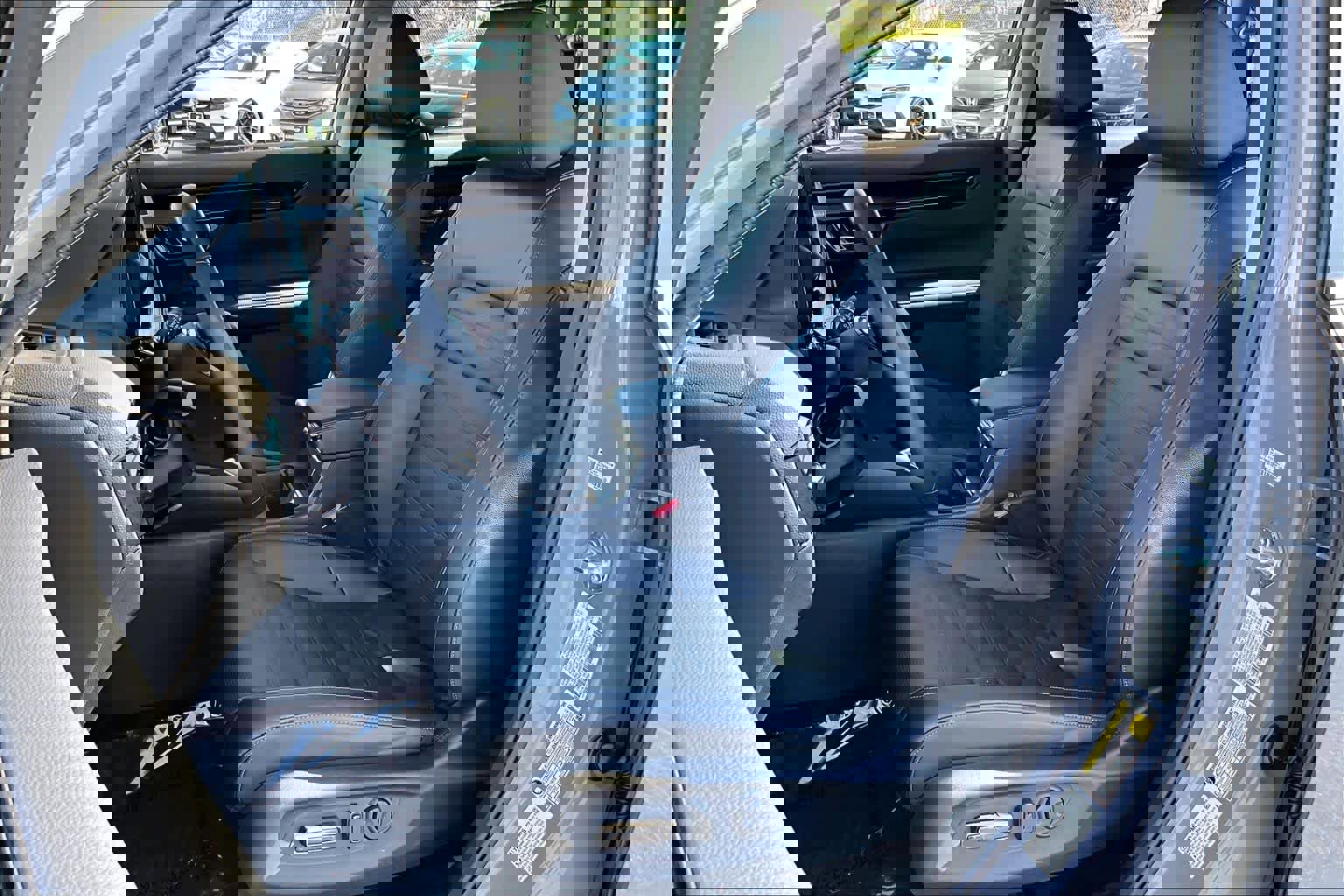 Used 2025 Honda CR-V EX-L image 8