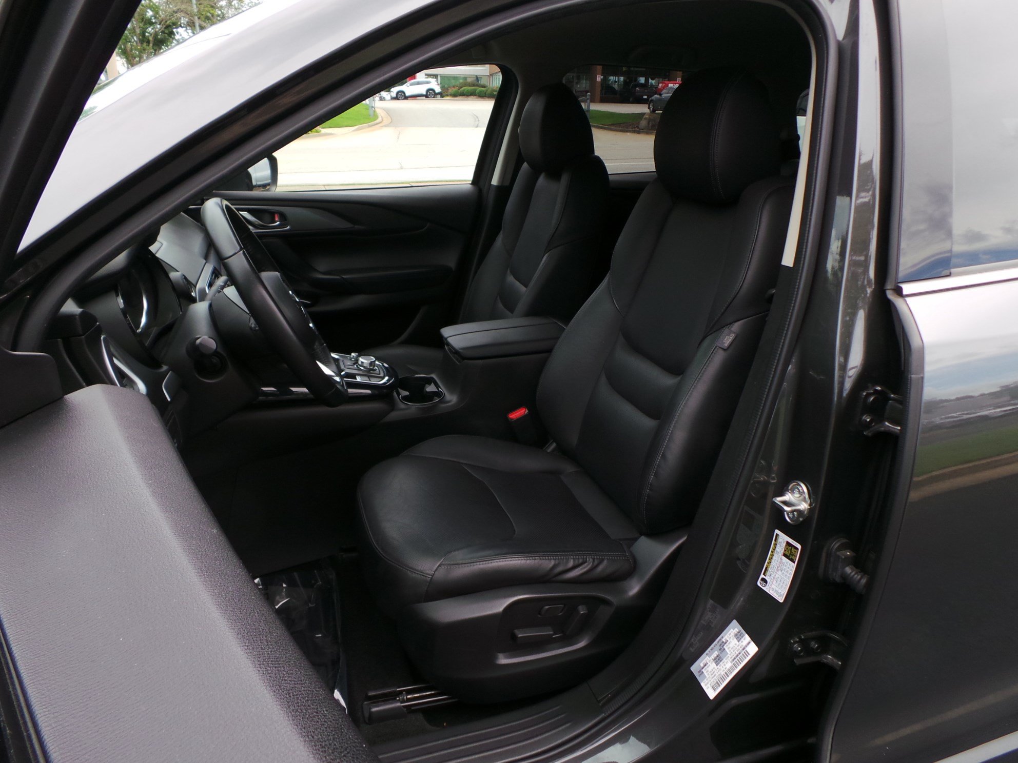 Used 2018 MAZDA CX-9 Touring FWD image 8