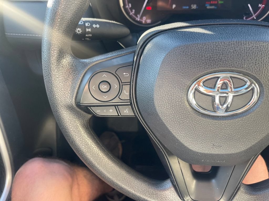 Used 2025 Toyota RAV4 XLE AWD/4WD image 16