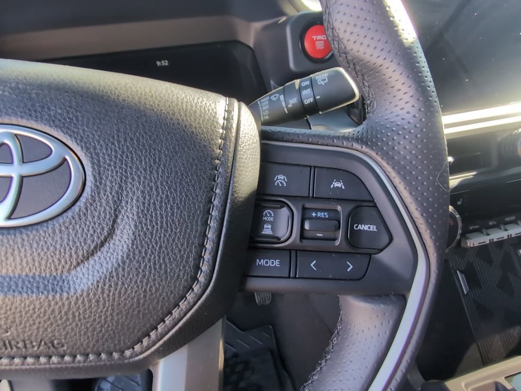 Used 2025 Toyota 4Runner TRD Off-Road Premium AWD/4WD image 15