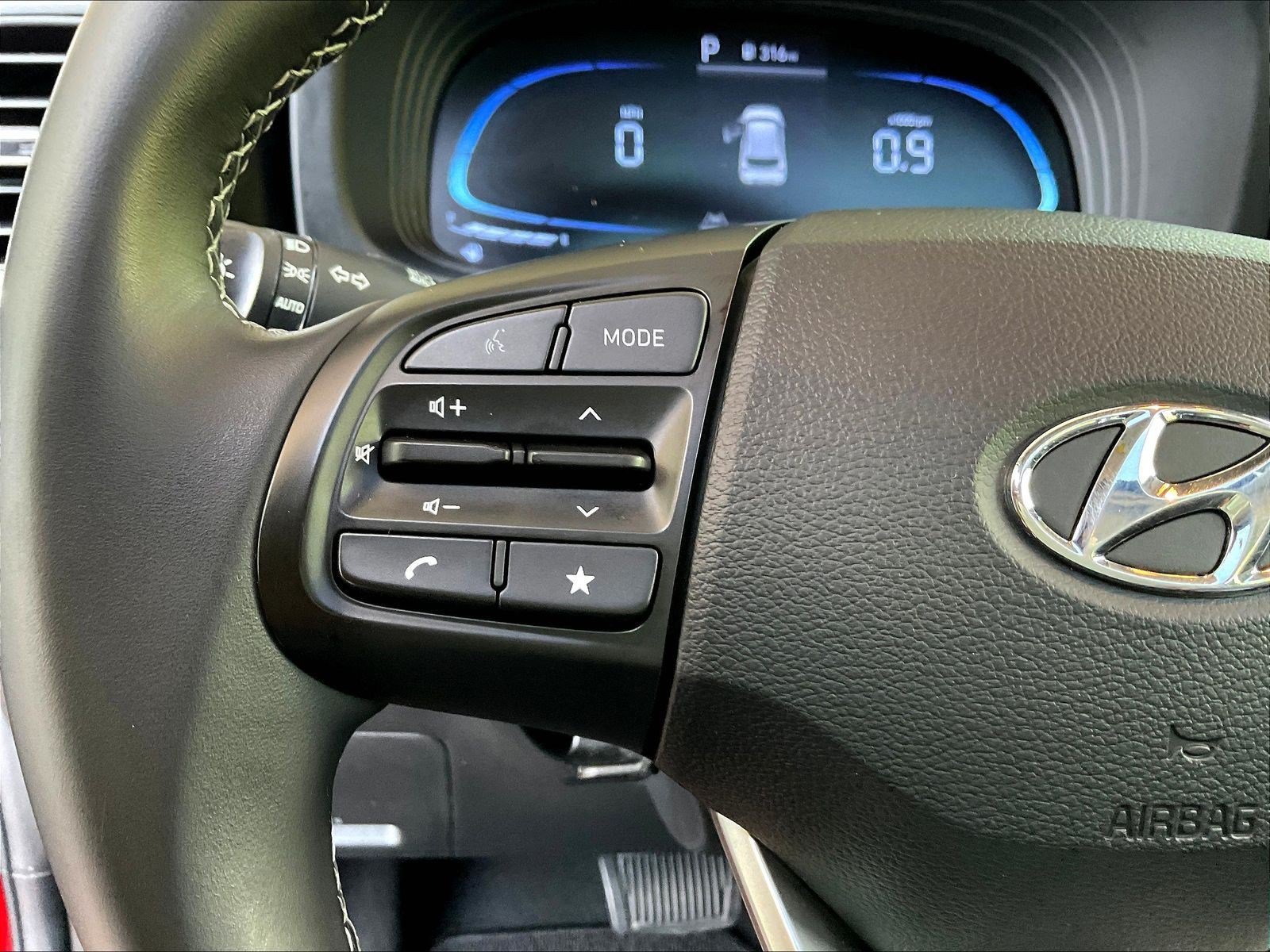 Used 2023 Hyundai Venue SEL w/ Cargo Package FWD image 10