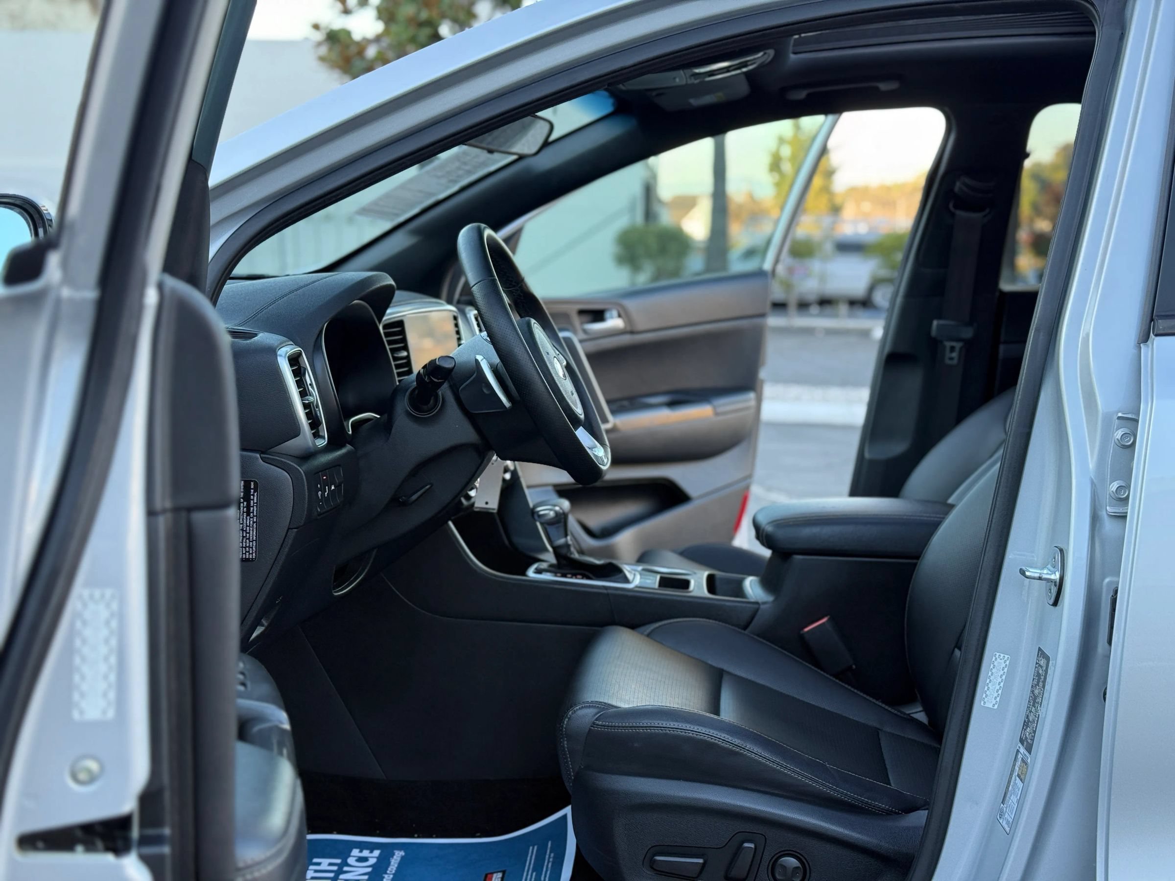 Used 2022 Kia Sportage Nightfall Edition FWD image 10