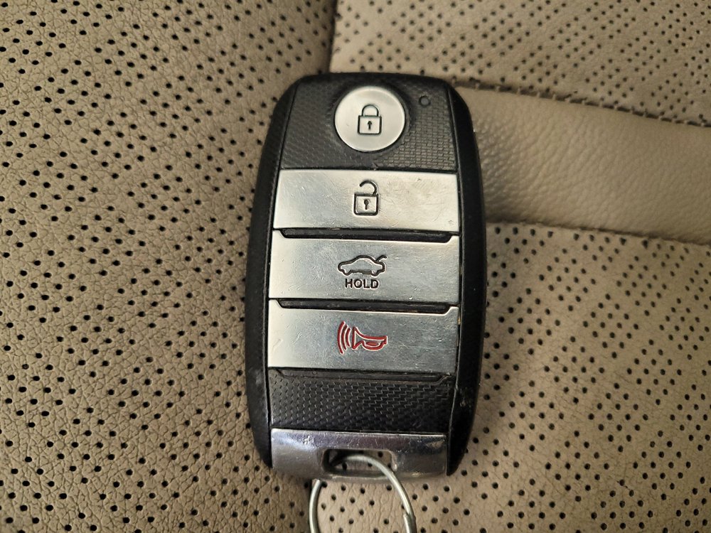 Used 2016 Kia Optima EX w/ Option Group 040 FWD image 32