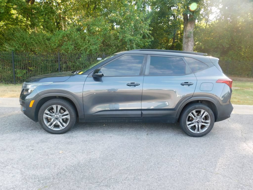 Used 2021 Kia Seltos S AWD/4WD image 2
