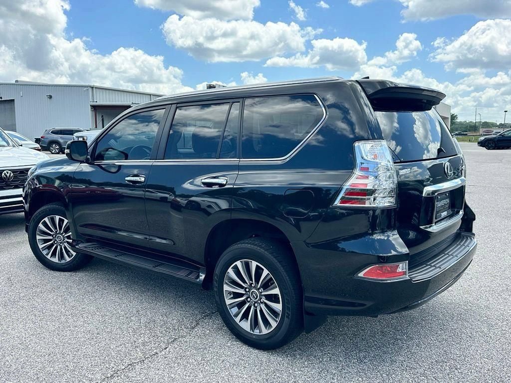 Used 2023 Lexus GX 460 Luxury AWD/4WD image 4