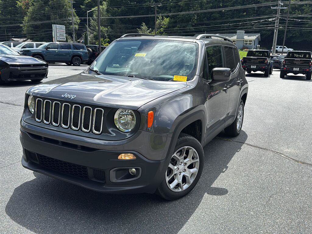 Used 2017 Jeep Renegade Latitude AWD/4WD image 2
