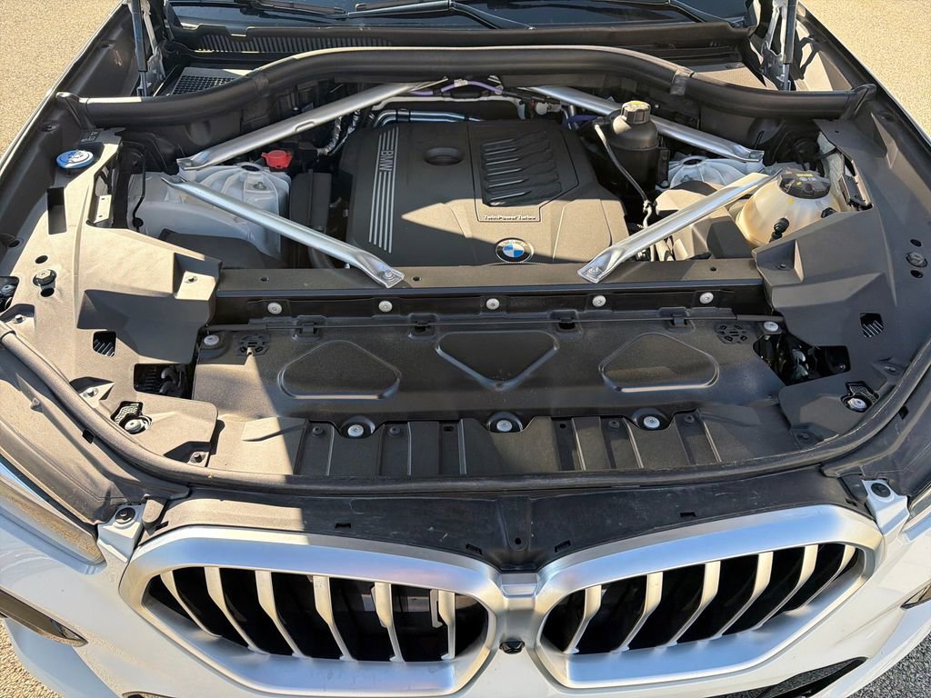 Used 2021 BMW X6 xDrive40i w/ M Sport Package image 28