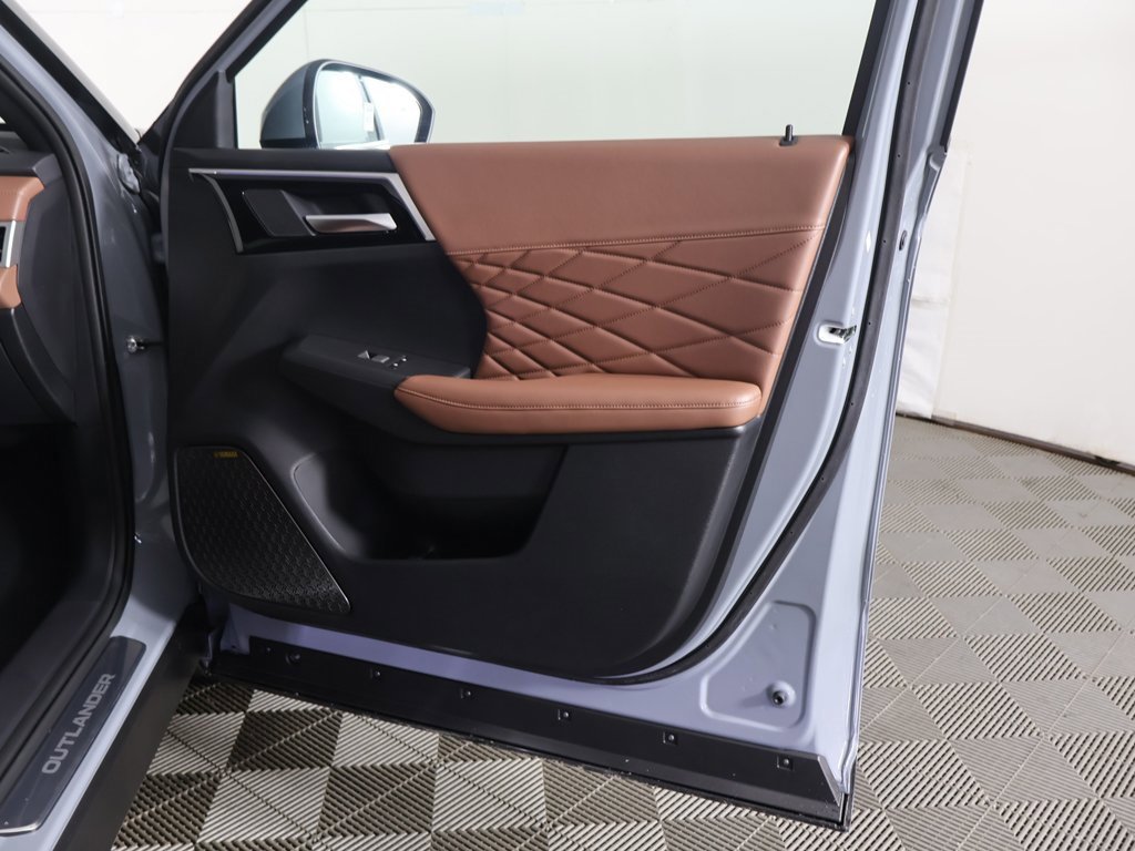 New 2026 Mitsubishi Outlander SEL image 30