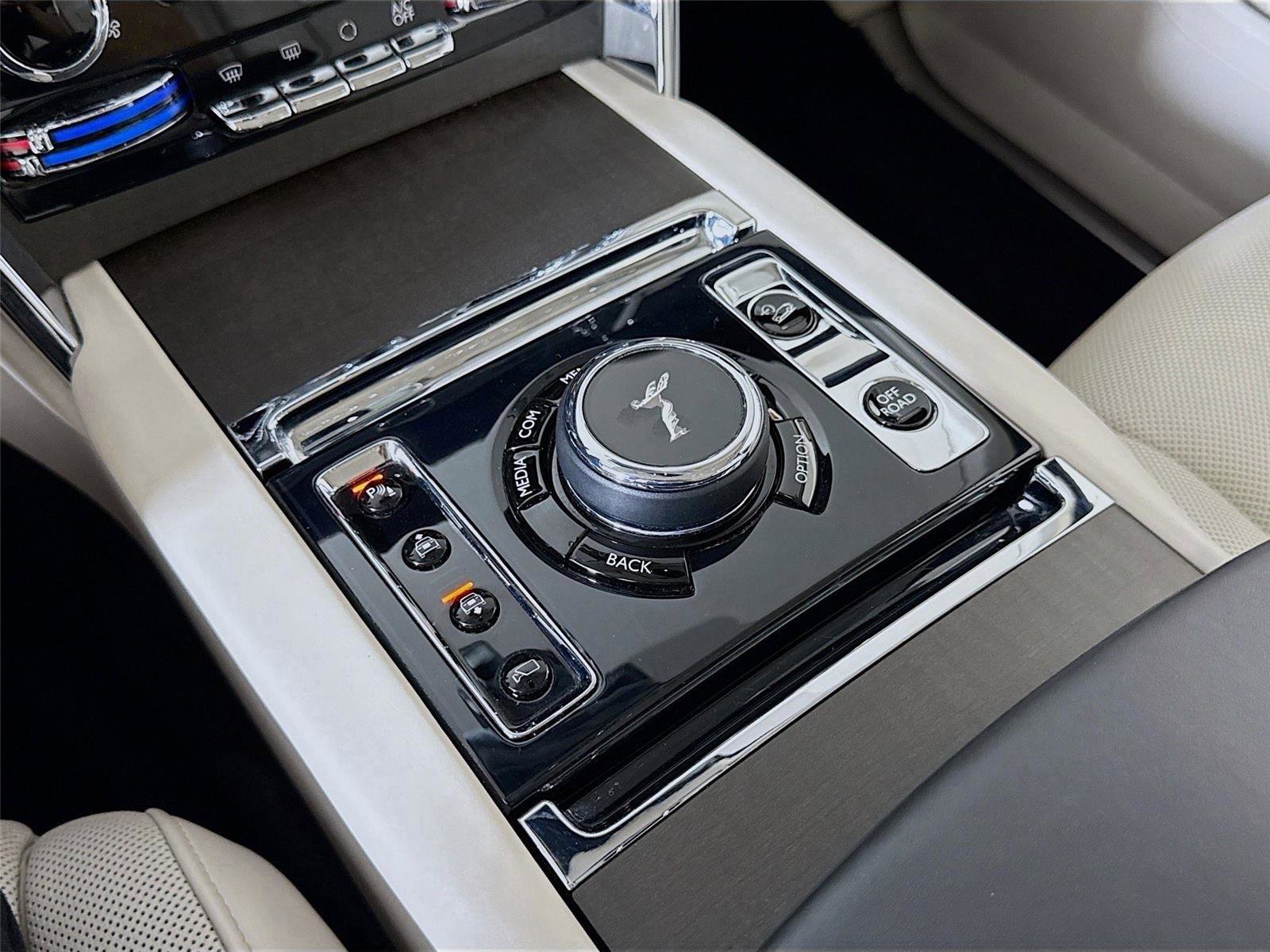 Used 2021 Rolls-Royce Cullinan image 22