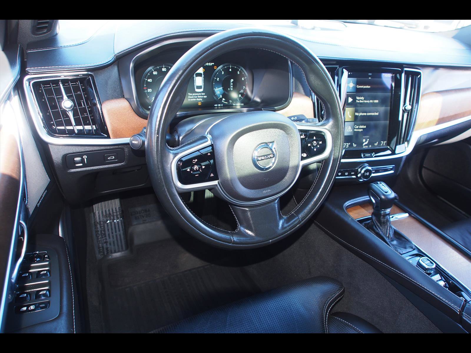 Used 2017 Volvo S90 T6 Inscription w/ Vision Package image 17