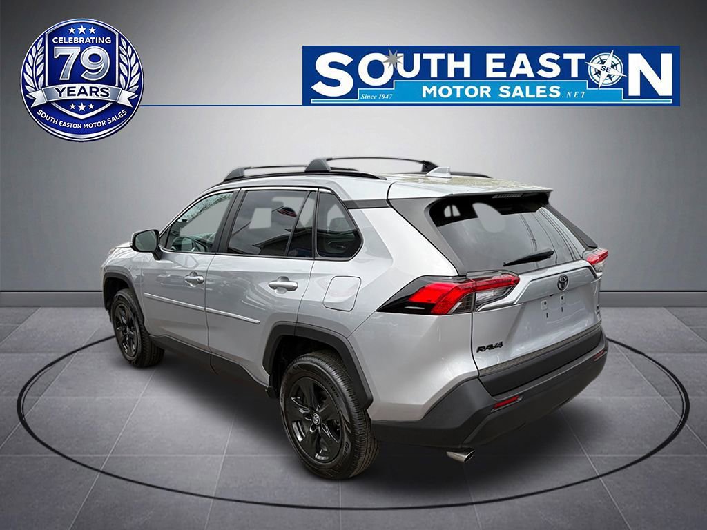 Used 2021 Toyota RAV4 XLE w/ Convenience Package AWD/4WD image 5