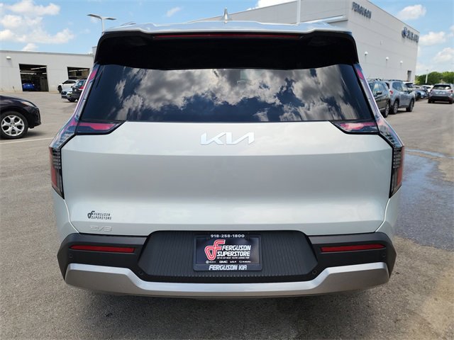 New 2026 Kia EV9 Wind image 4