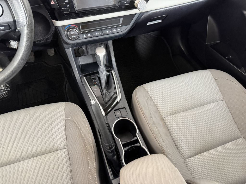 Used 2016 Toyota Corolla LE FWD image 31