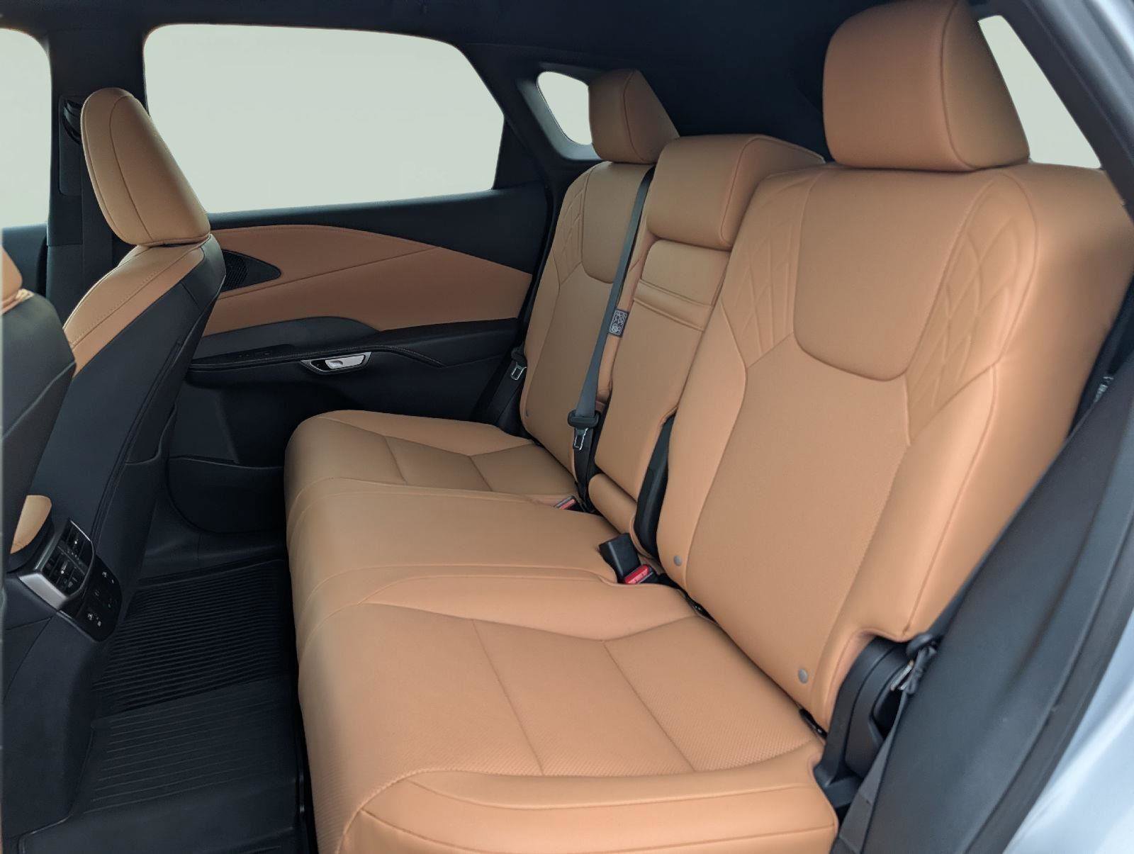 Used 2025 Lexus RX 350 Premium w/ Accessory Package image 17