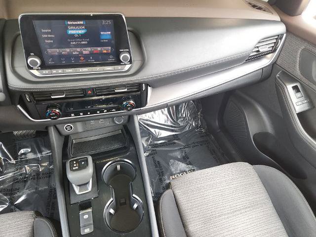 Certified 2021 Nissan Rogue SV FWD image 16
