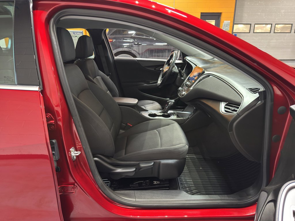 Used 2022 Chevrolet Malibu RS image 16