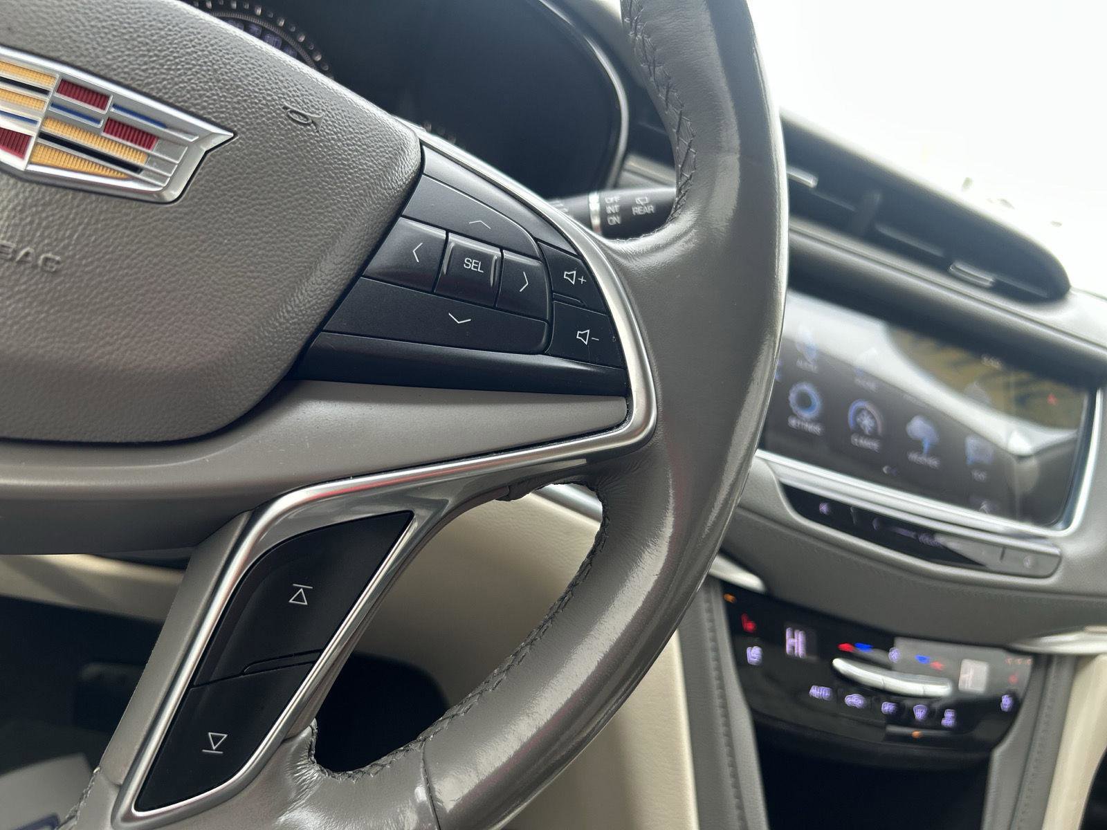 Used 2018 Cadillac XT5 Premium Luxury AWD/4WD image 30
