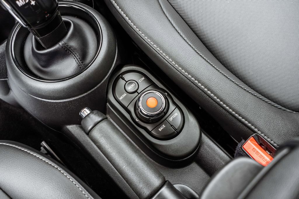 Used 2020 MINI Cooper 2-Door Hardtop image 20