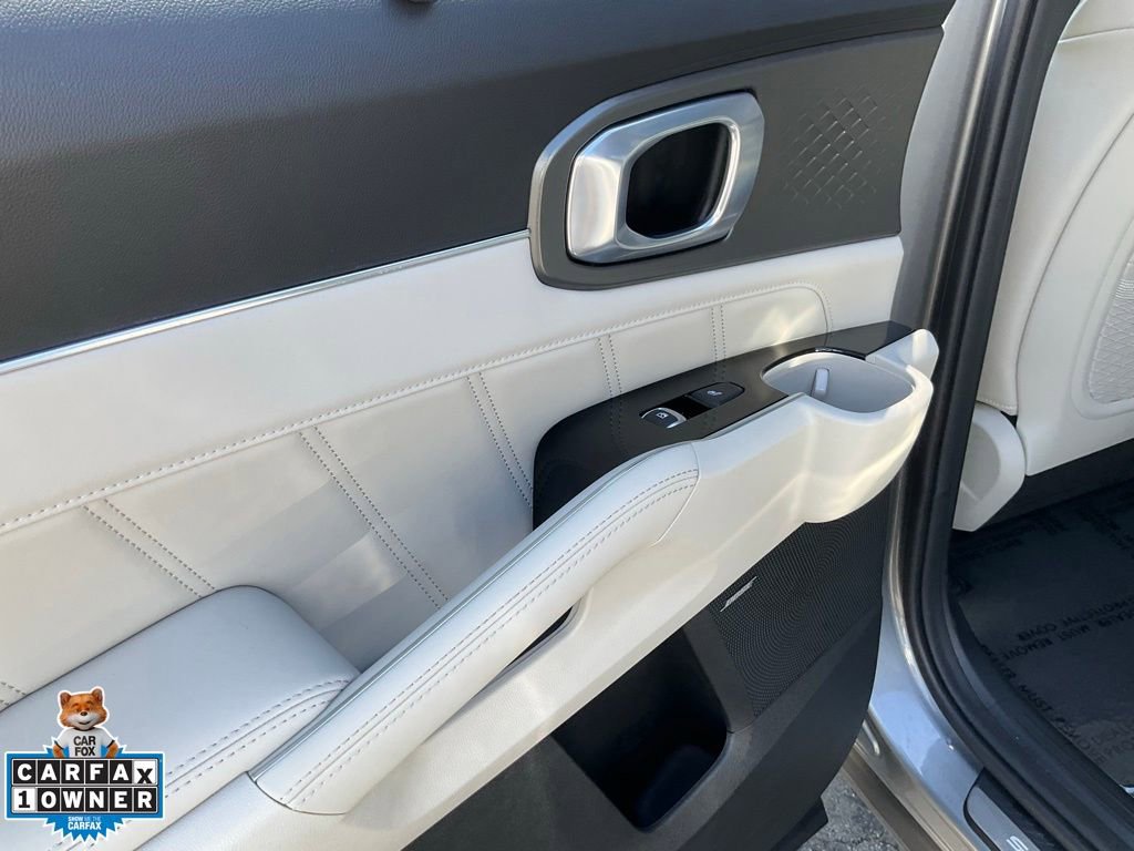 Used 2023 Kia Sorento SX Prestige image 39