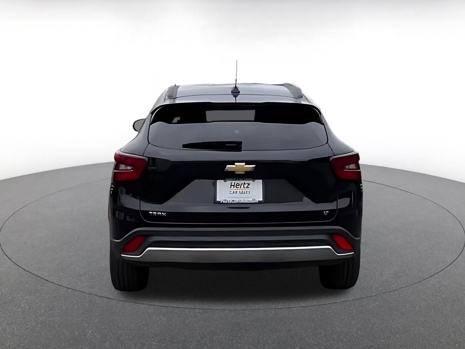 Used 2025 Chevrolet Trax LT w/ LT Convenience Package FWD image 12