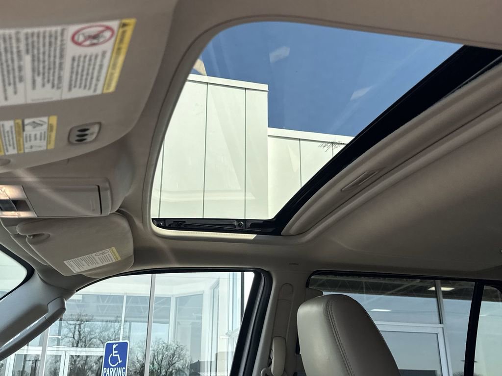 Used 2016 Lincoln Navigator L Select image 16