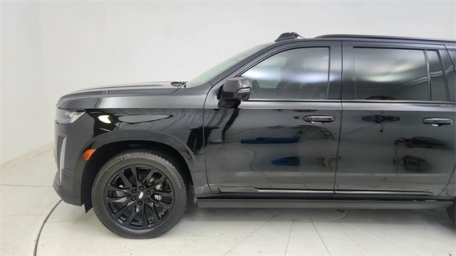 Used 2023 Cadillac Escalade ESV Sport Platinum w/ LPO, ONYX Package image 4