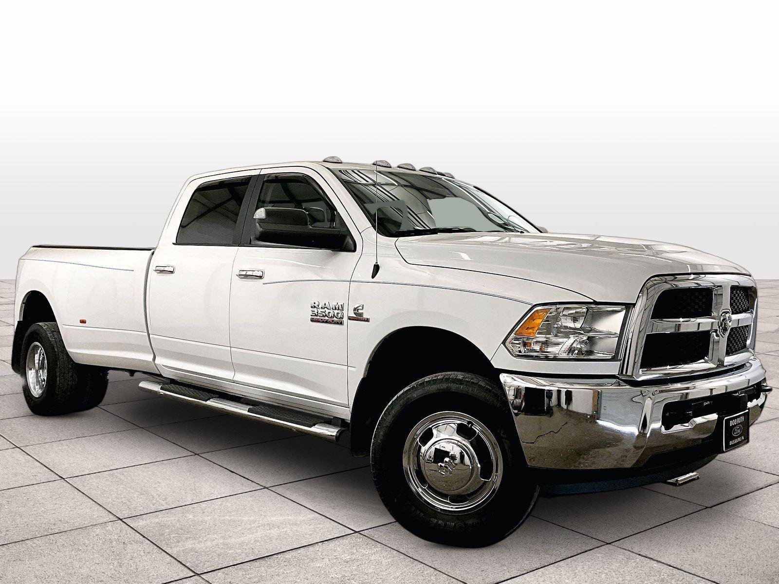 Used 2018 RAM 3500 SLT AWD/4WD image 2